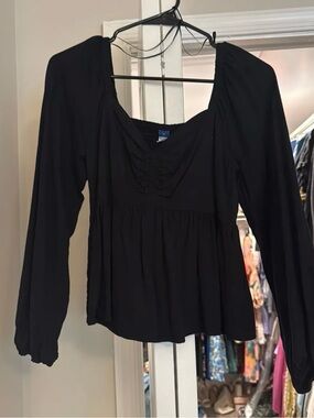 Old Navy Black Long-Sleeve Peasant Blouse